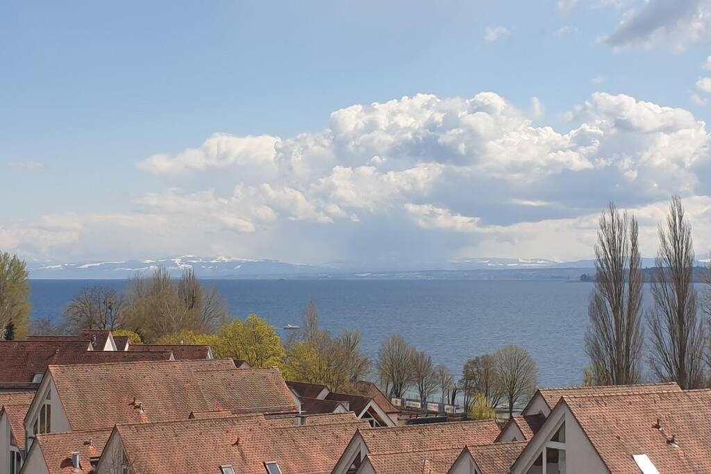 אוברלינגן Ferien Appartment Panoramica Mit Seeblick מראה חיצוני תמונה